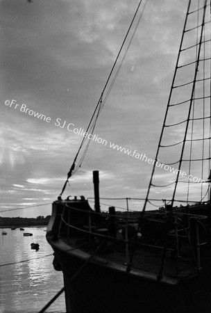 RIVER LEE HAULBOWLINE EVENING AT CROSSHAVEN PIER